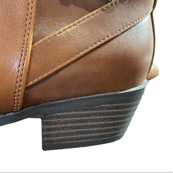 American Eagle Ankle Boots - Picture 7 of 9